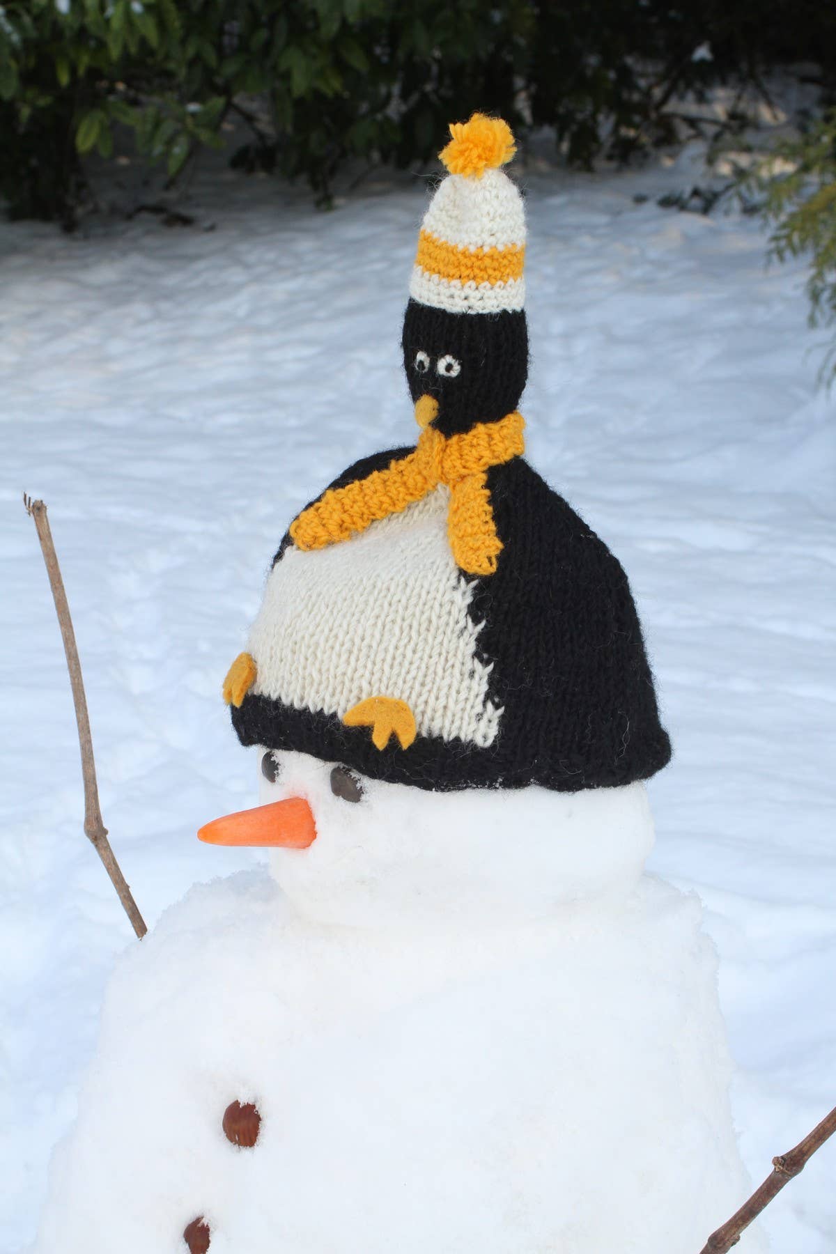 One Colour Kids Animal Bobble Hat Penguin for wholesale on Faire2