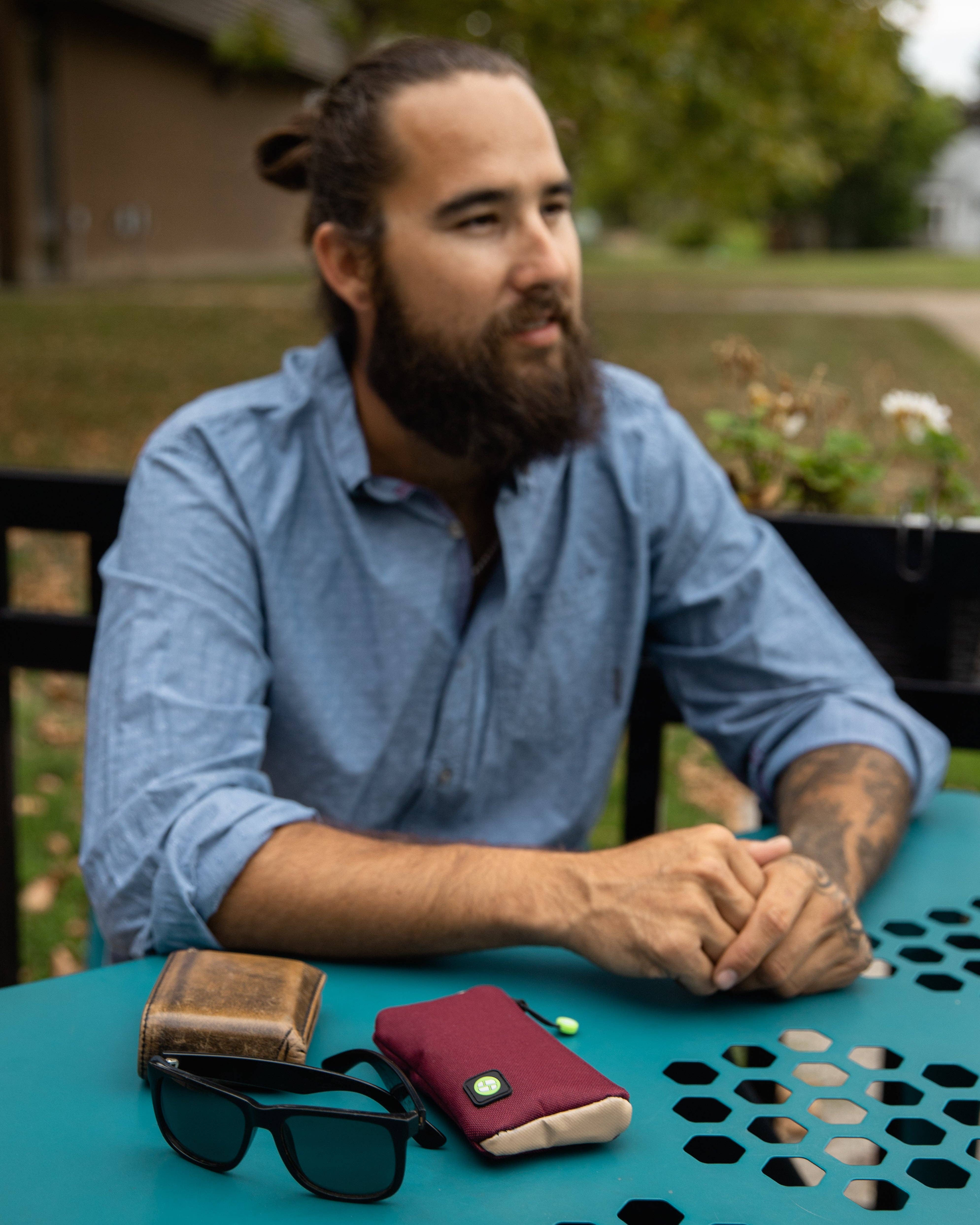 Maroon Dotsero 3.0 for wholesale on Faire11