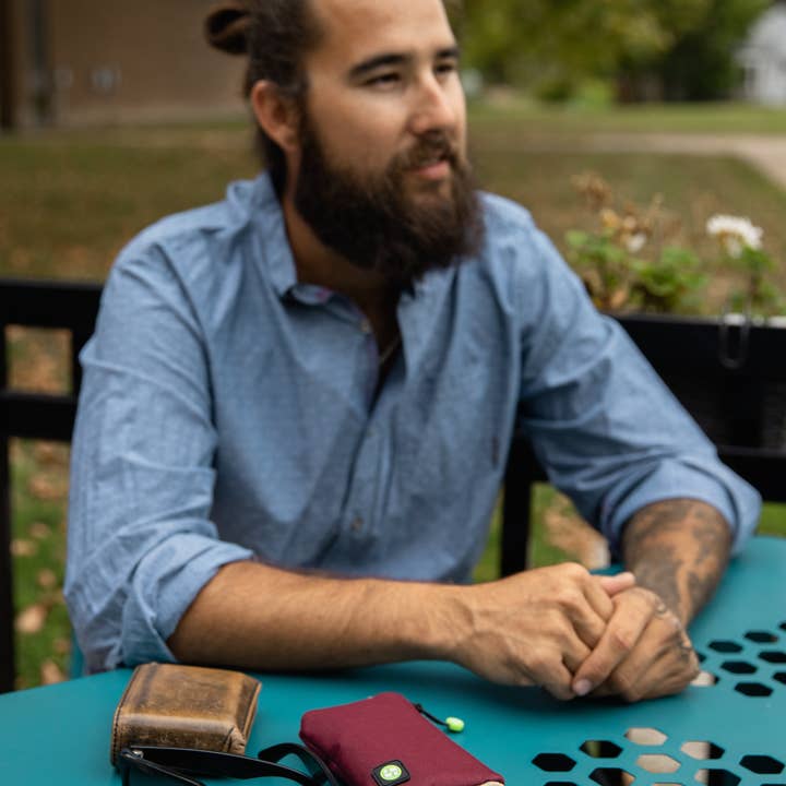 Maroon Dotsero 3.0 for wholesale on Faire11