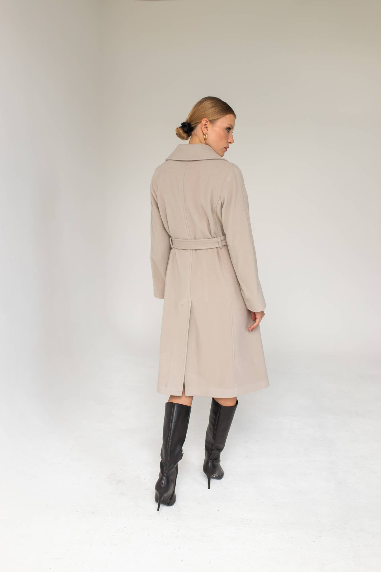 Entelier - Wholesale Coat - Women's - Classic Beige Cashmere Coat6