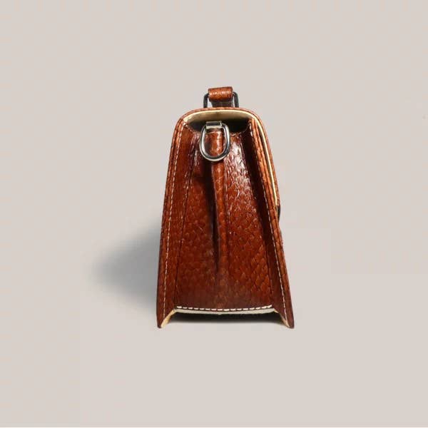 Rosso Borsa a portafoglio in pelle e lino rosso salmone in vendita all'ingrosso su Faire2