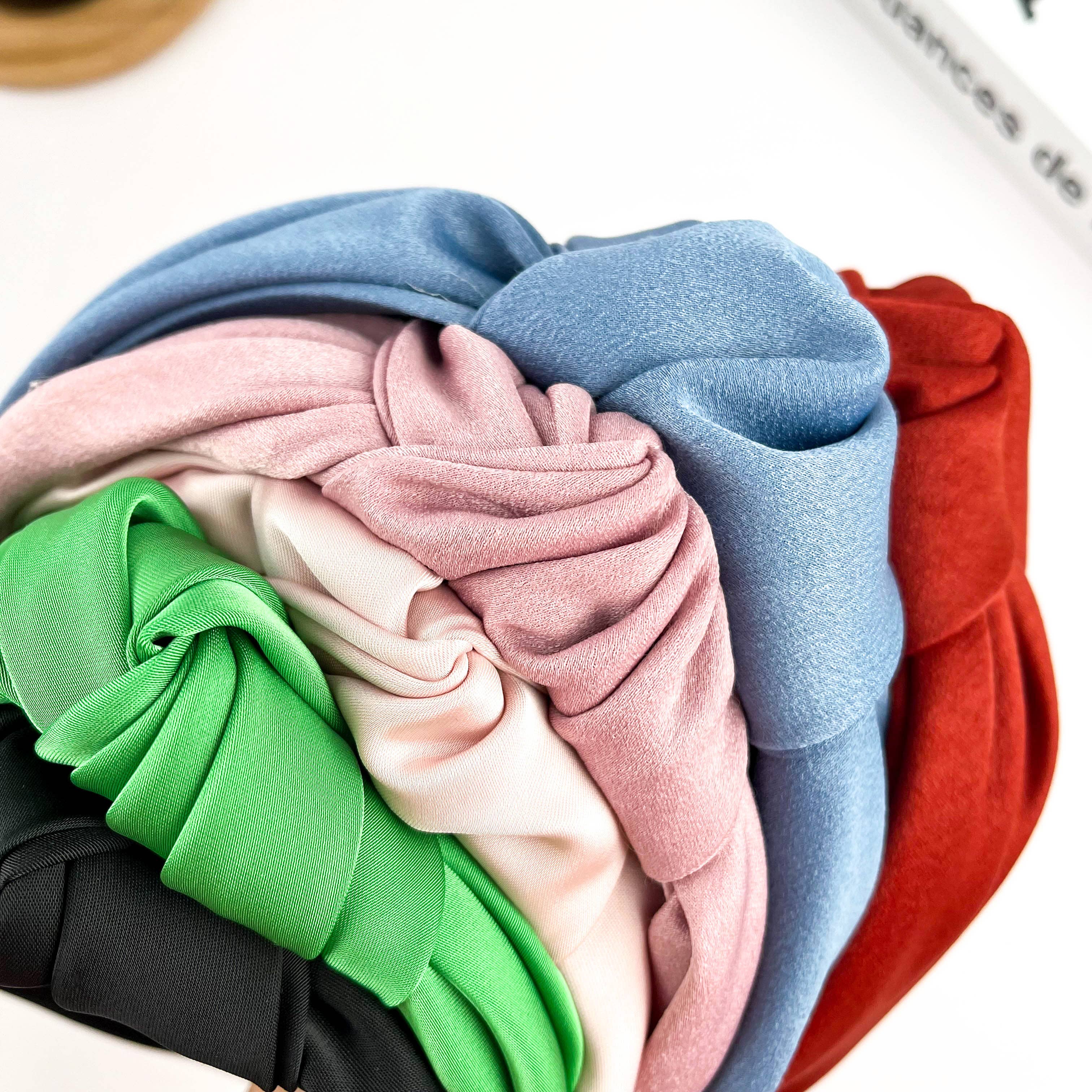 TheDivaSoap – Großhandel Fashion-Stirnband – Damen – Haarreif aus festem Satin mit Knoten, elegantes Haaraccessoire9