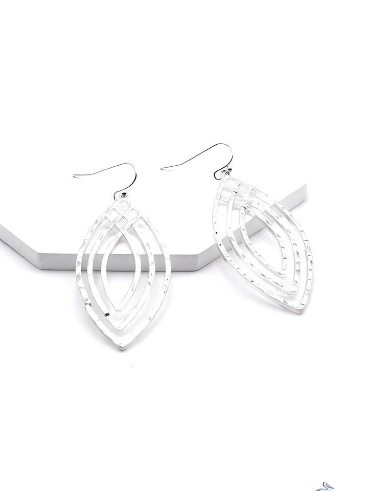 Marquise Ondulée - Boucles d'Oreilles Argentées pour la vente par Sunset Marsh LLC