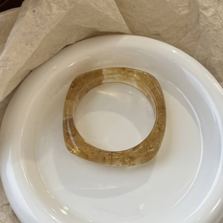 Geometric Polygon Irregular Acrylic Bracelets DP25B568 and other Purchase Wholesale alta bigiotteria. Free Returns & Net 60 Terms on Faire trending on Faire.