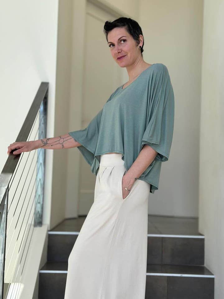 CARAUCCI - Wholesale T-Shirt - Women's - Swing Tee34