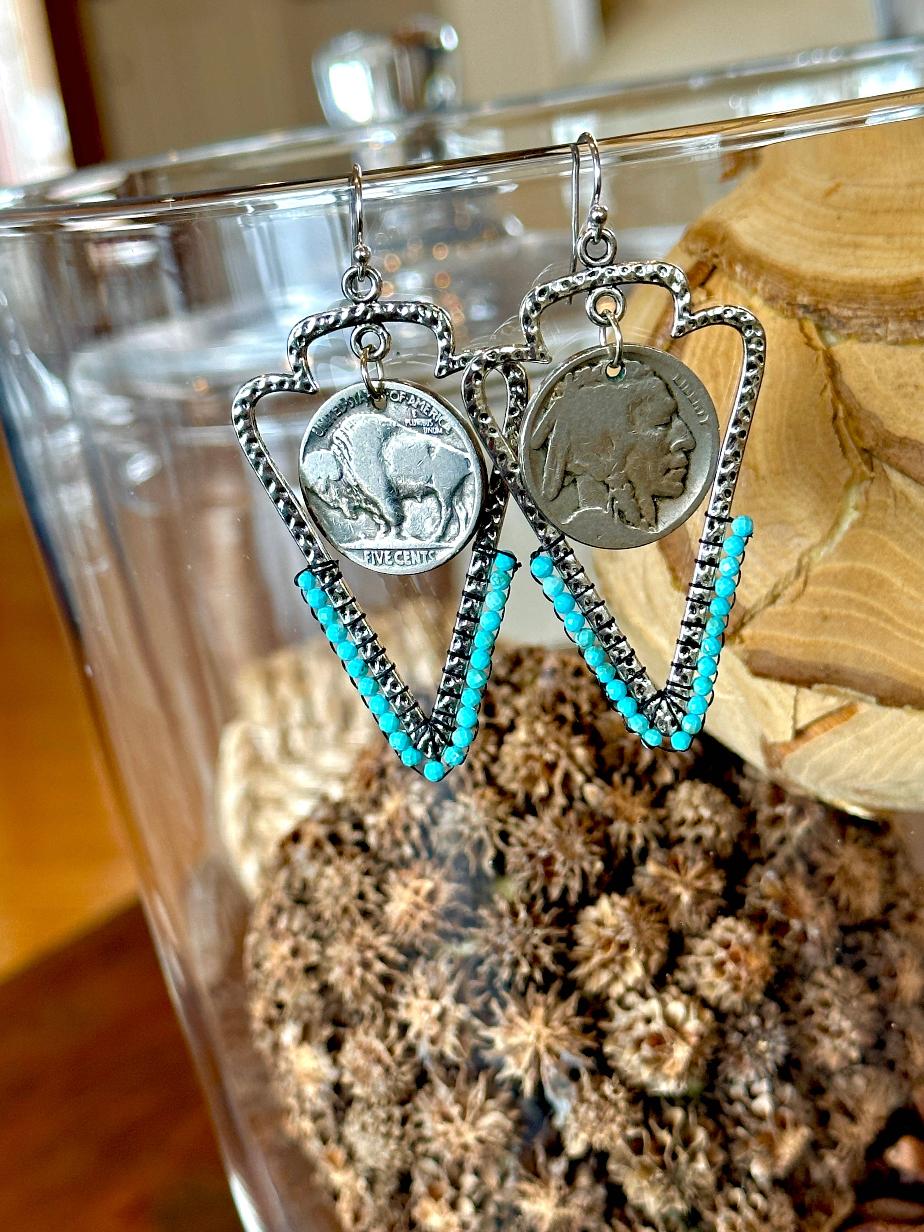 Fleurdesignz Western Jewelry – Engroshandel Hængeøreringe og creoløreringe – Pilespids øreringe med Kingman turkis3