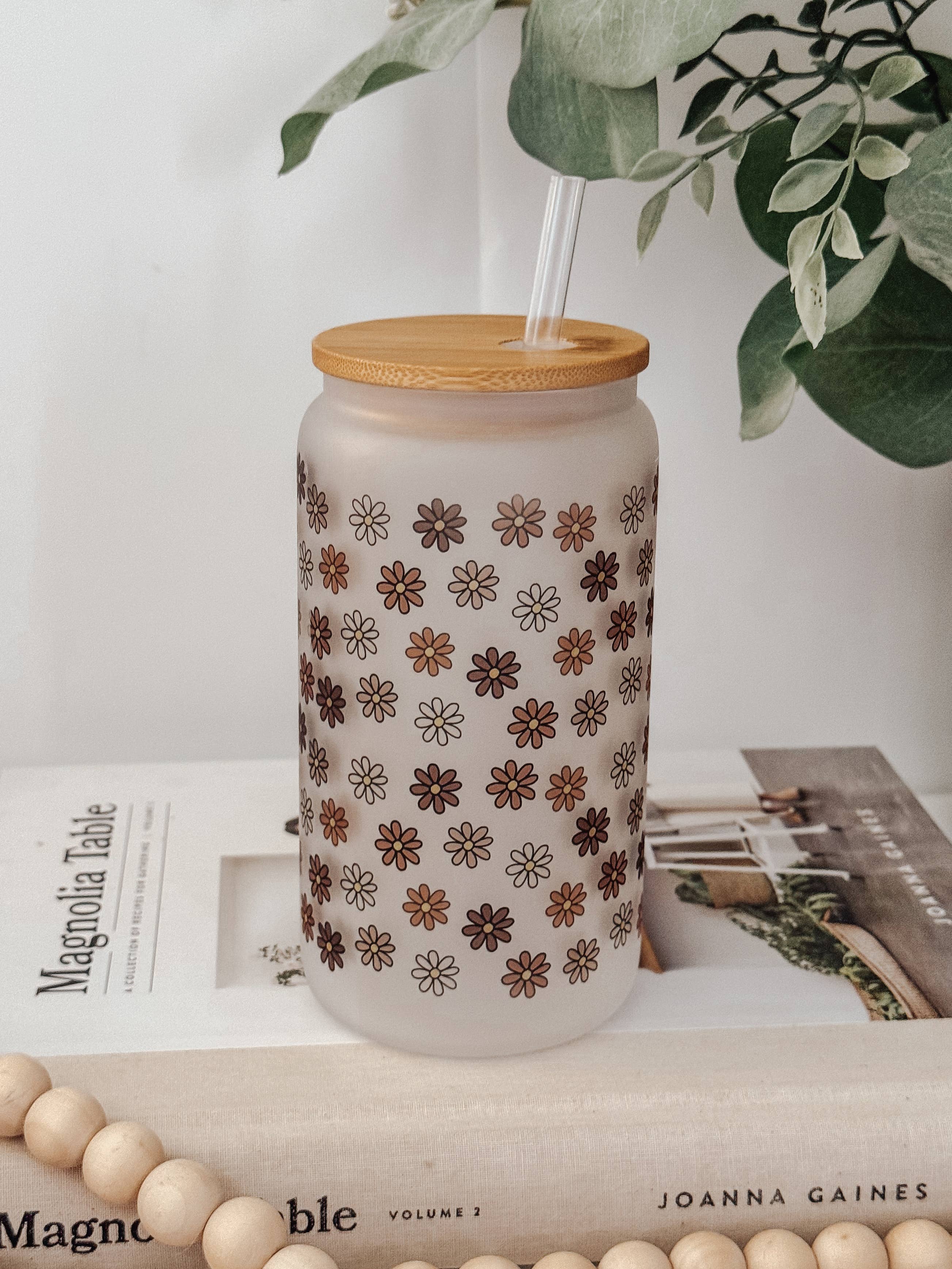 Emma K Designs - Wholesale Drinking Glass/Cup - Mini Fall Daisies 16oz Glass Cup with Bamboo Lid1