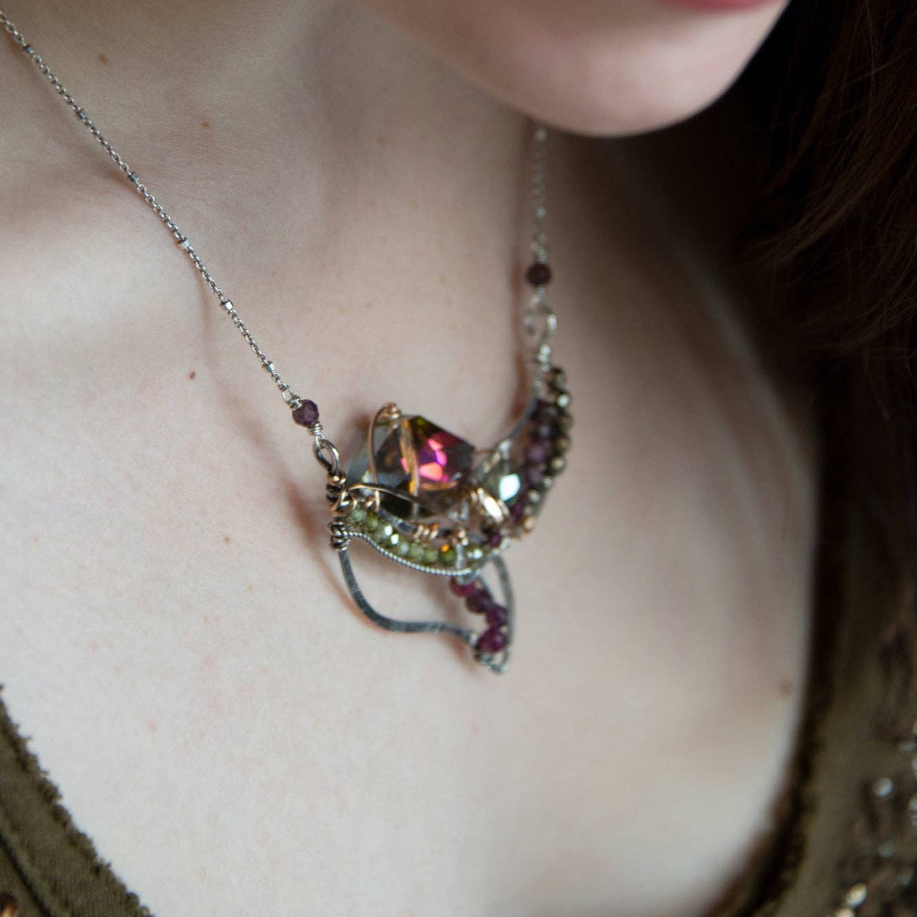 Art by any Means Jewelry – wholesale Pendant/charm necklace – Humming Bird Crystal Necklace 80197N4