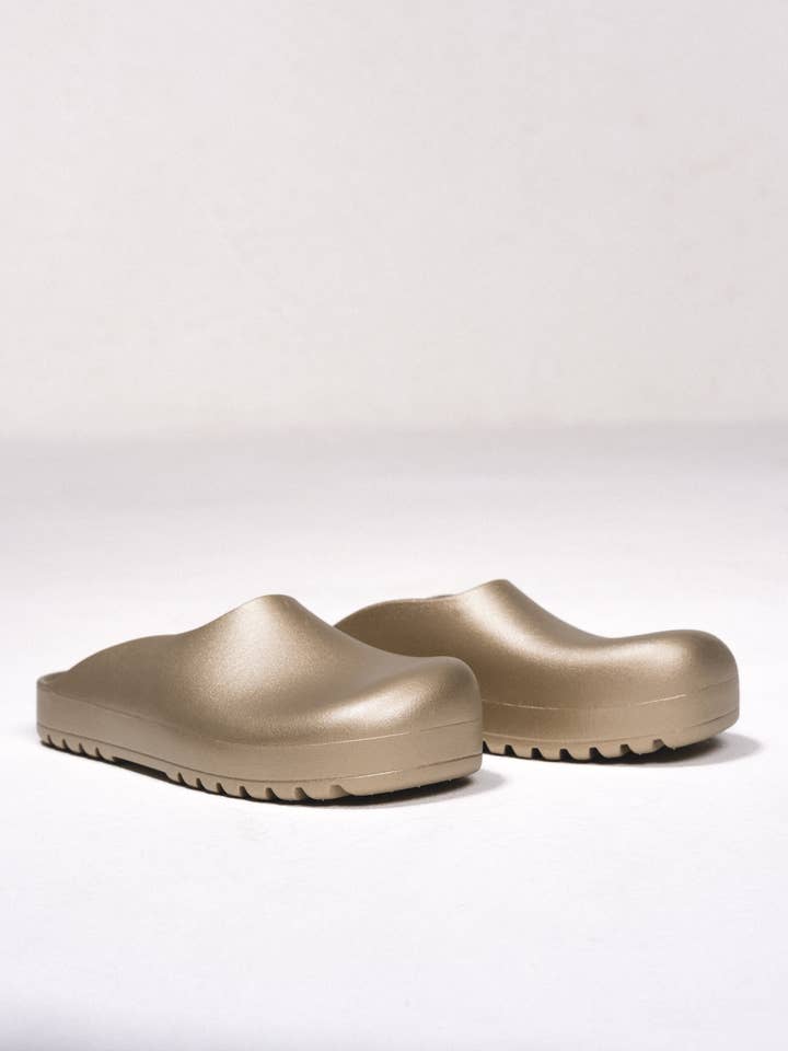 SMF - Wholesale Sandals - Women's - 249975 - Metallic clog sandals1