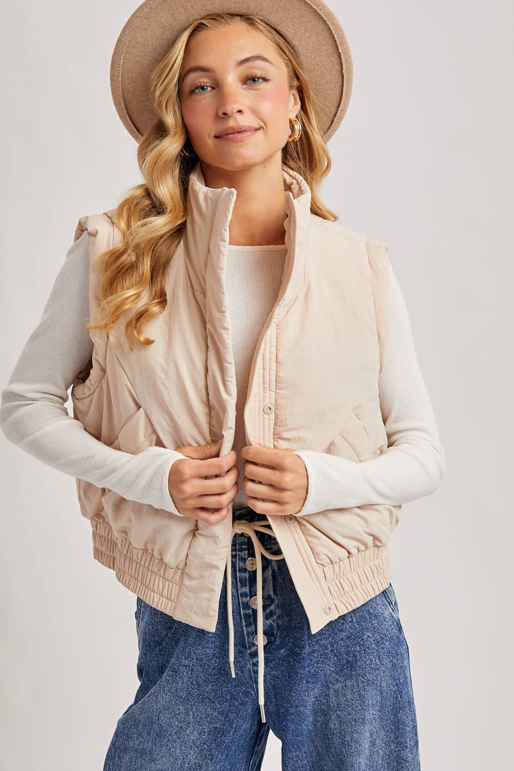 Bluivy - Wholesale Outerwear Vest - Women's - BOMBER STYLE PUFFER VEST WITH POCKETS2