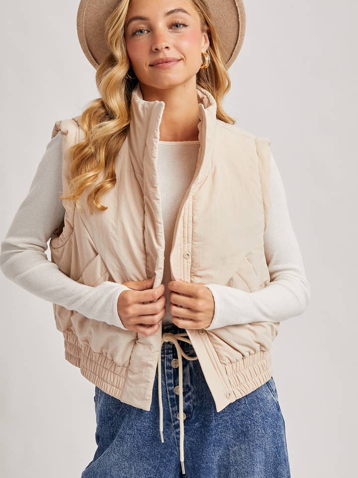 Bluivy - Wholesale Outerwear Vest - Women's - BOMBER STYLE PUFFER VEST WITH POCKETS2