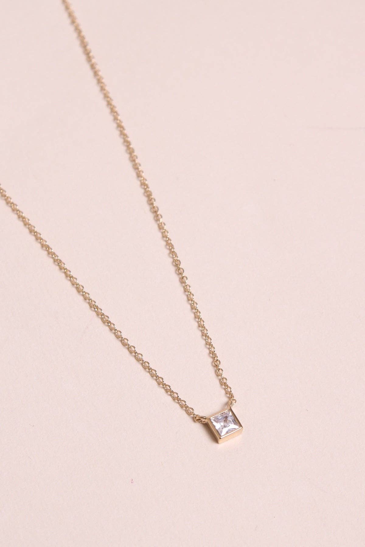 Waekura - Wholesale Pendant/Charm Necklace - Maja necklace3