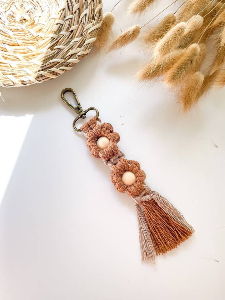 Macrame Flower Keychain with Wooden Beads for wholesale by Naorvi Macrame