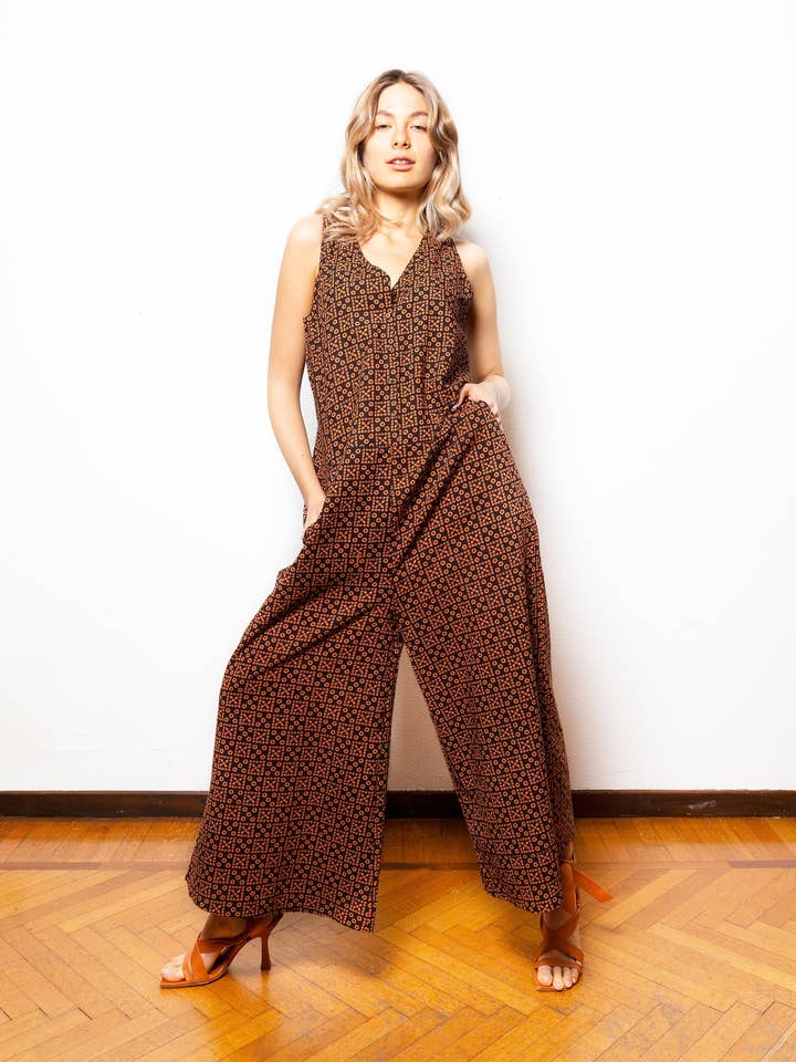 Abito jumpsuit smanicato di cotone con stampa geometrica minimal - NEEV008 for wholesale by MALINI FASHION DESIGN PRIVATE LIMITED