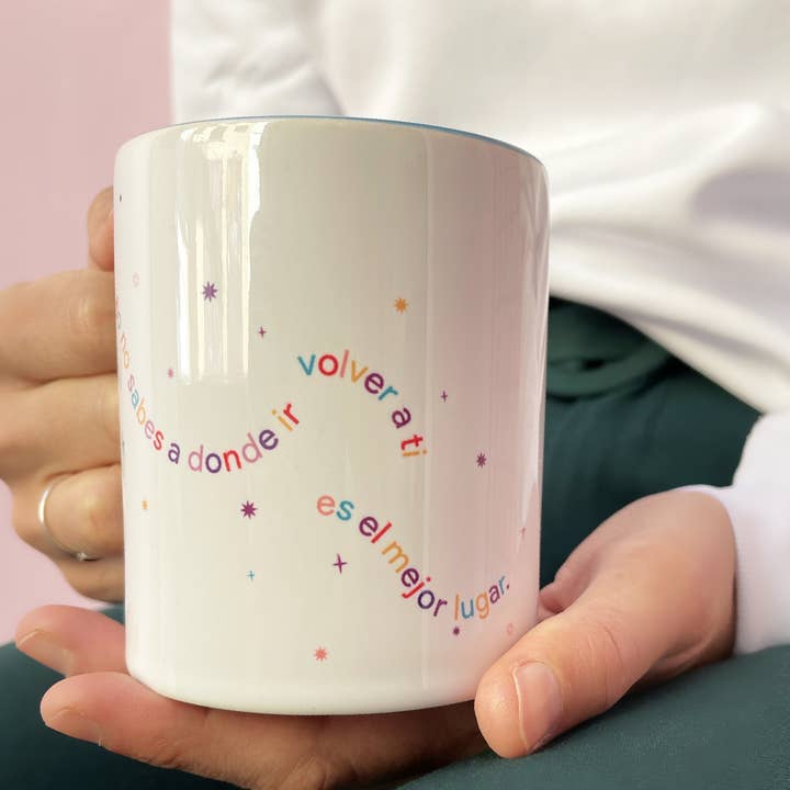 Volver une tasse à thé. pour la vente par Mdemona