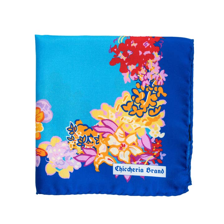 Mouchoir en soie roulé à la main Chiccheria pour la vente par So Milano