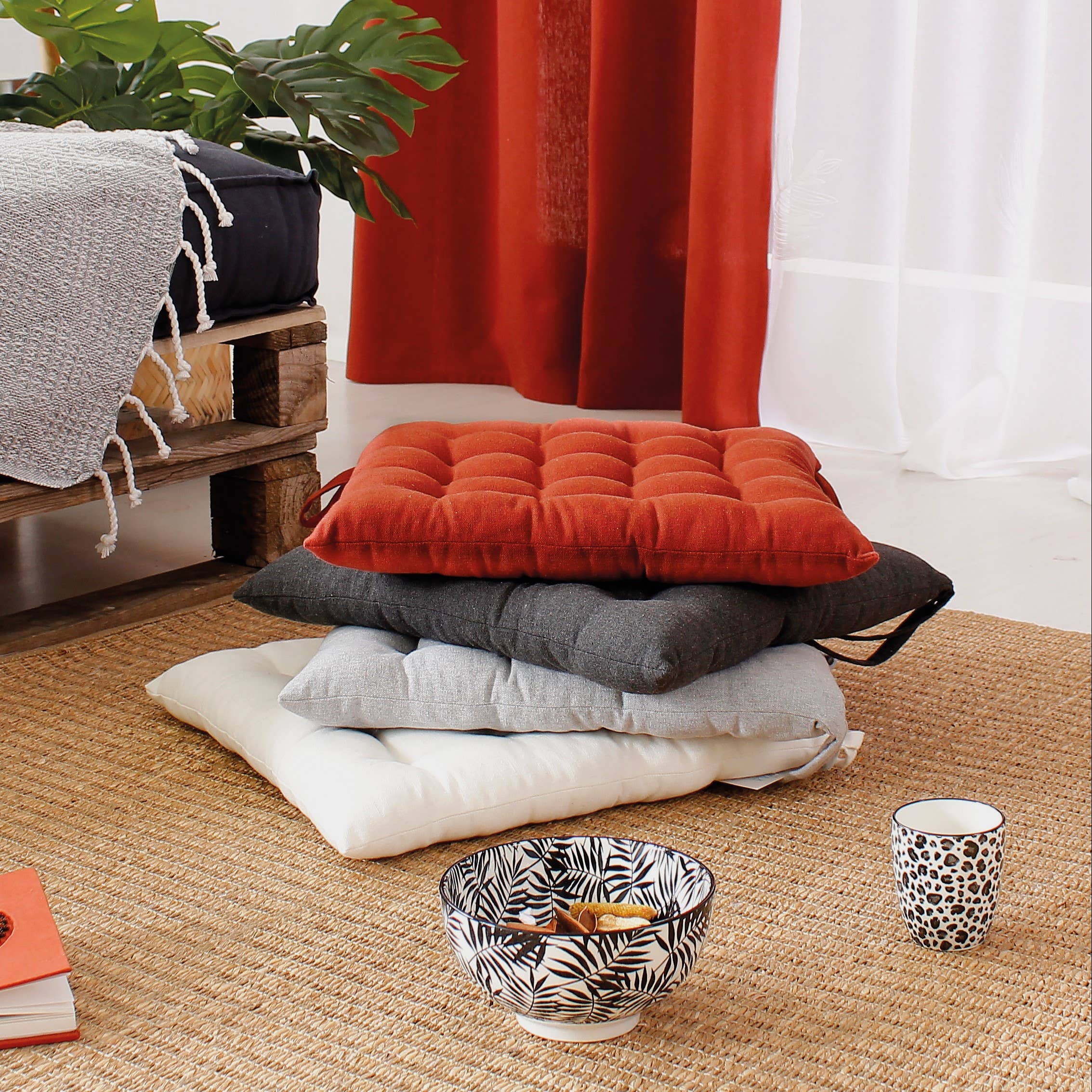 DECOSTARS - CmaDECO – Engroshandel Stolehynde – Pyntepude med quiltet mønster, 38 x 38 cm, meleret look, DUNE4