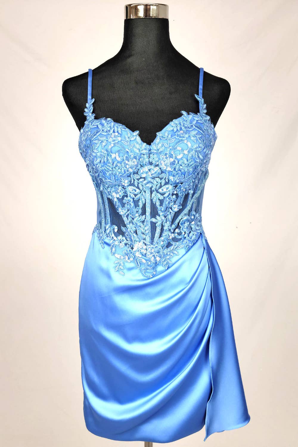 Chicas - Wholesale Dress - Women's - Short Dress With Sequins and Embroidery. C35516