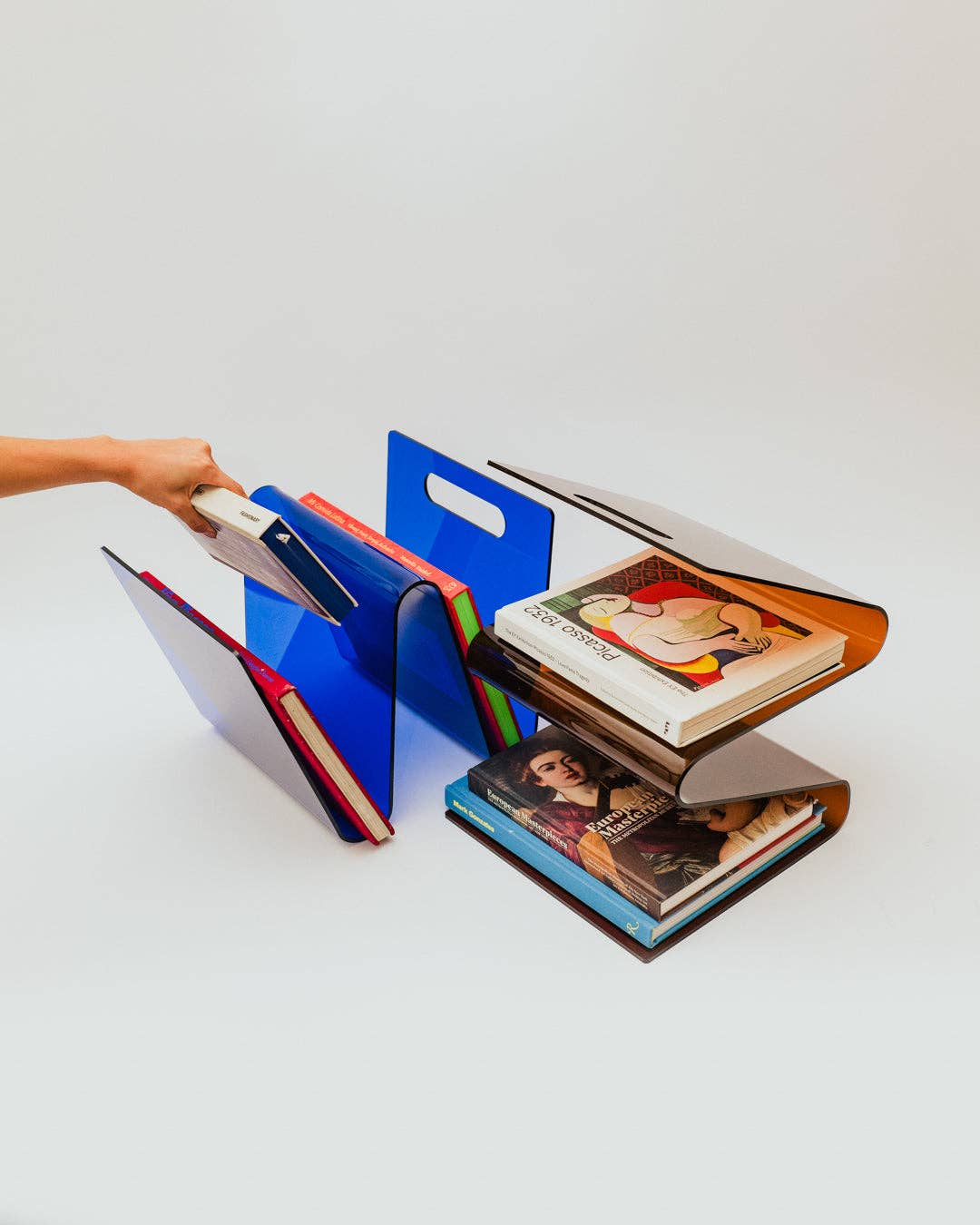 Bougie - Wholesale Magazine Rack - ‘Wavy’ Book and Magazine Stand2