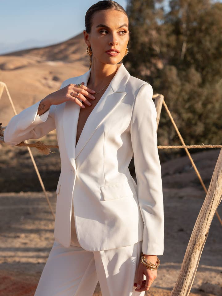 Giacca aderente con bottone singolo, semplice - Collezione Timeless per la vendita all'ingrosso da parte di Attentif Paris