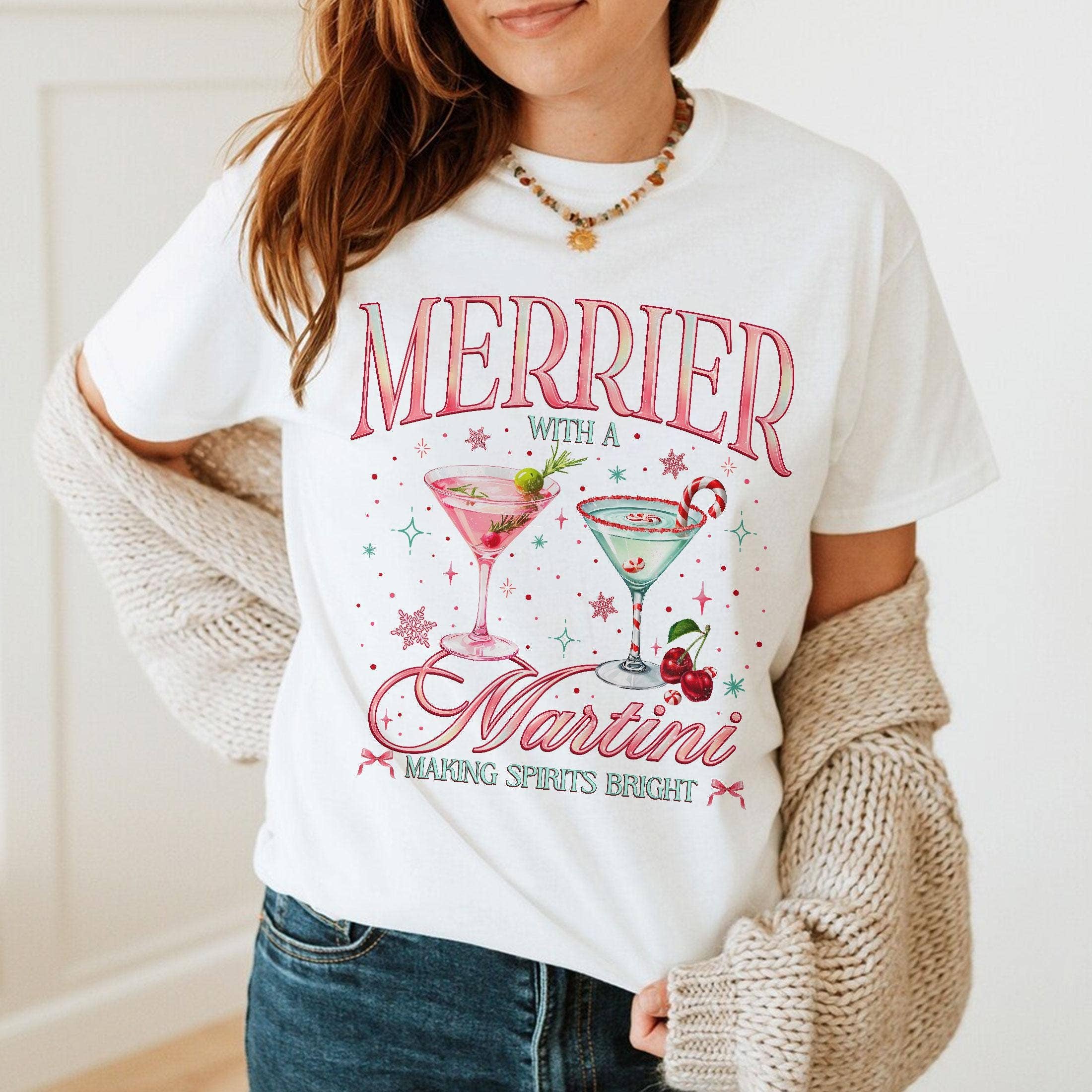 NVC Ecommerce LLC - Wholesale T-shirt met print - Dames - Kerstcocktail Sweater, Vrolijker Met Een Martini Shirt2