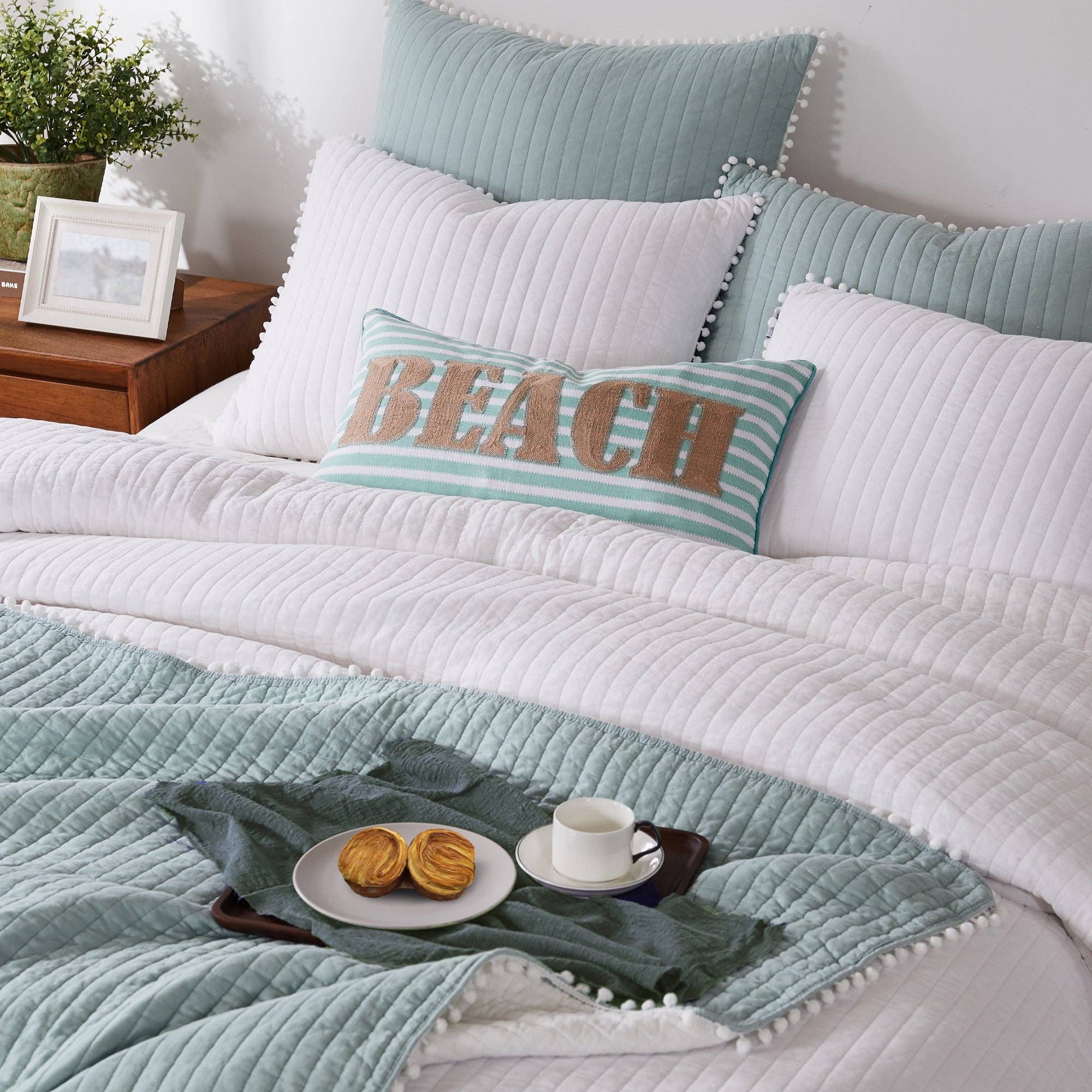 Levtex Home - Wholesale Quilt - Pom Pom dekbed19
