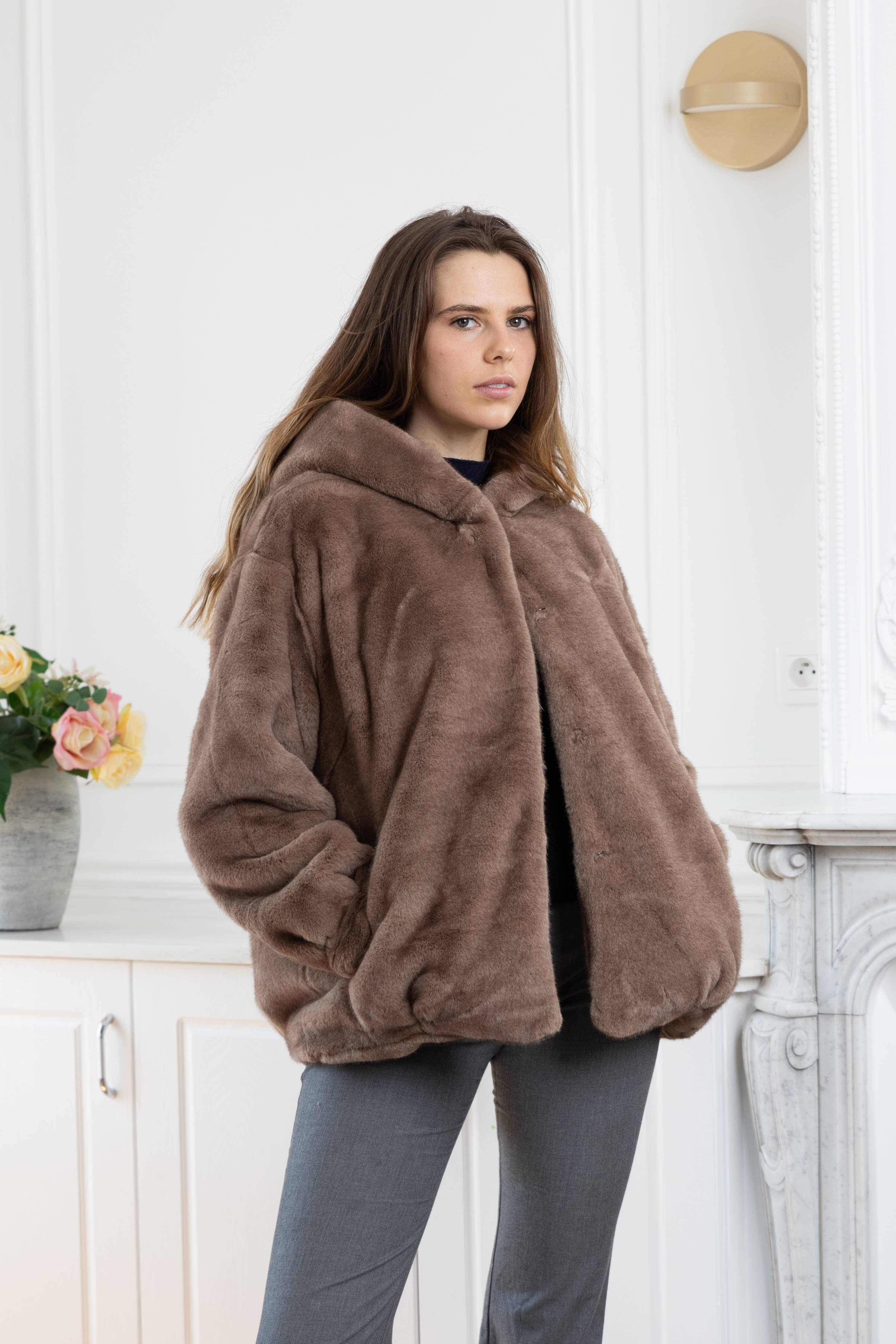 LINETA - Wholesale Fur/Faux Fur Coat - Women's - F-2 Faux fur coat with hood1