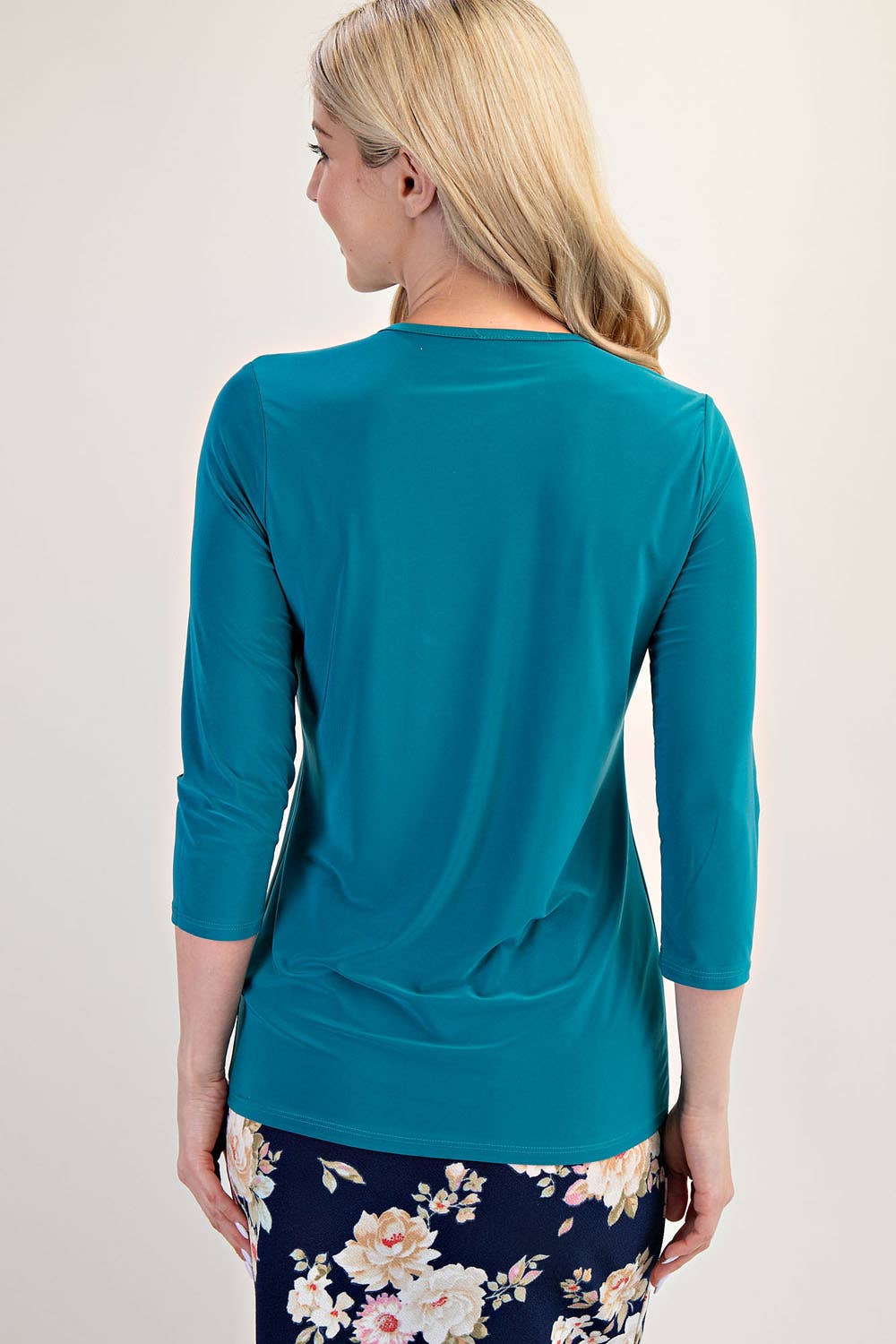 Celeste Clothing - Venta al por mayor Camiseta - Mujer - TOP DE CAPAS SIN ARRUGAS CON MANGAS 3/4 -CT1321442