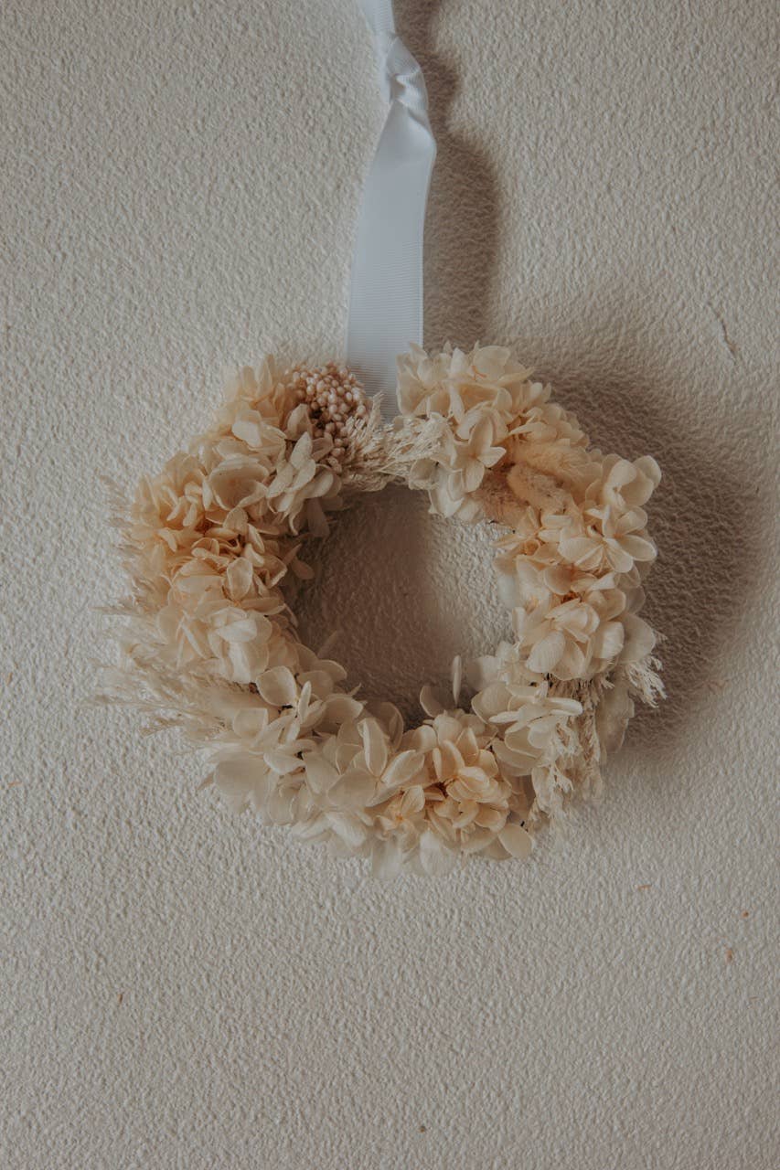 Moss and Magnolia - Wholesale Wreath - Hydrangea Mini Wreath0