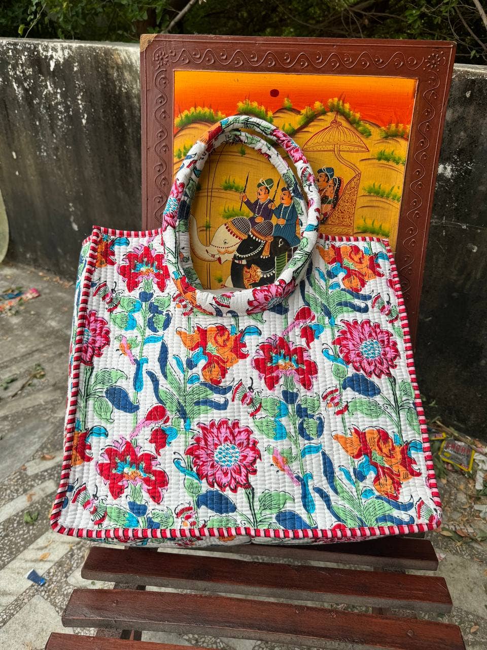 Bhawana Handicrafts - Wholesale Draagtas - Dames - Met de hand bedrukte omkeerbare draagtas met bloemen Handgemaakte gewatteerde tas1