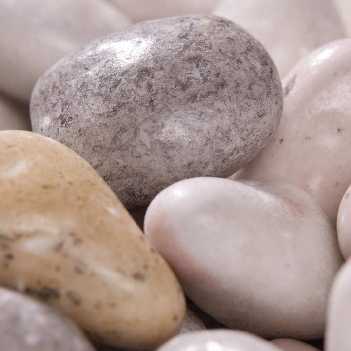 Sassolini Liquirizia sfusi per la vendita all'ingrosso da parte di Pastiglie Leone srl