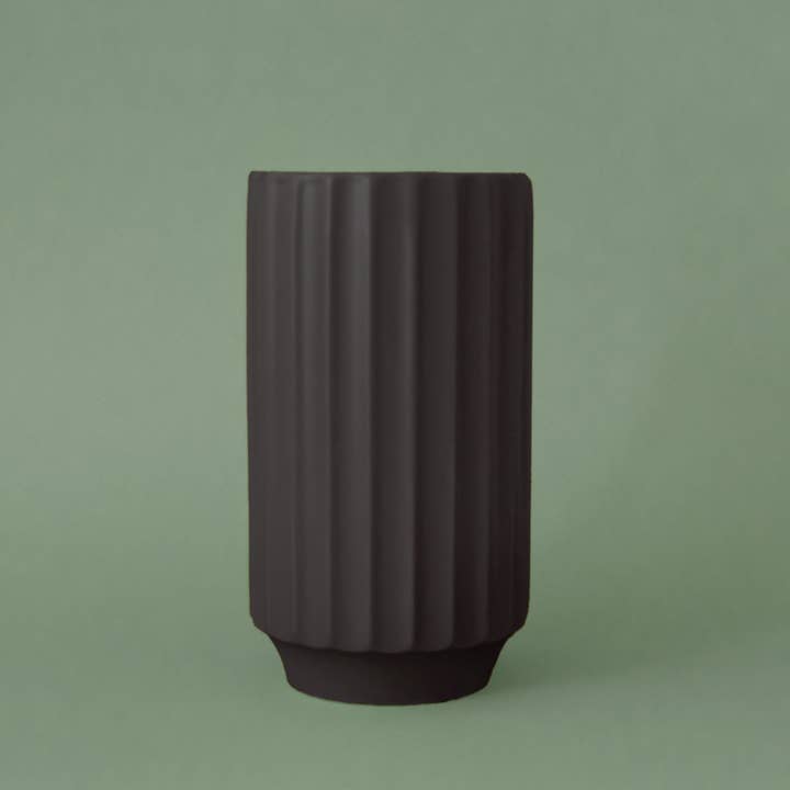 Jungle Club - Wholesale Vase - Monroe Vase | Black1