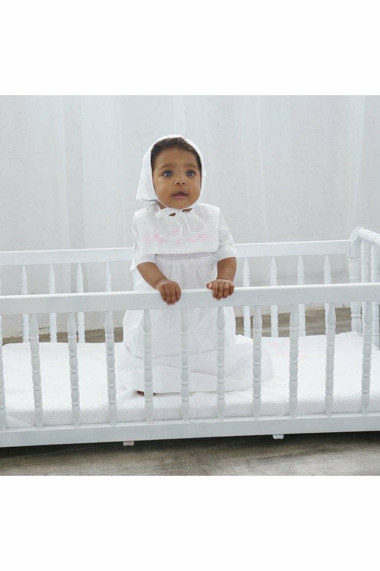 Julius Berger & Carriage Boutique - Vente Ensemble de robes – bébé - Robe de baptême blanche pour bébé avec broderie de croix rose et bonnet assorti3