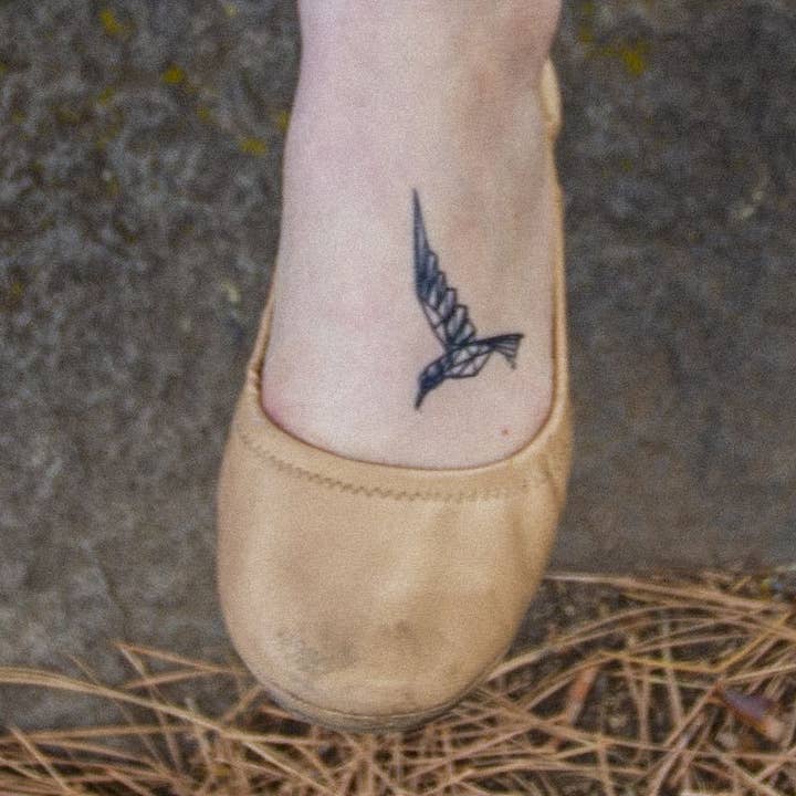 Hummingbird Manifestation Tatuering för wholesale av Conscious Ink