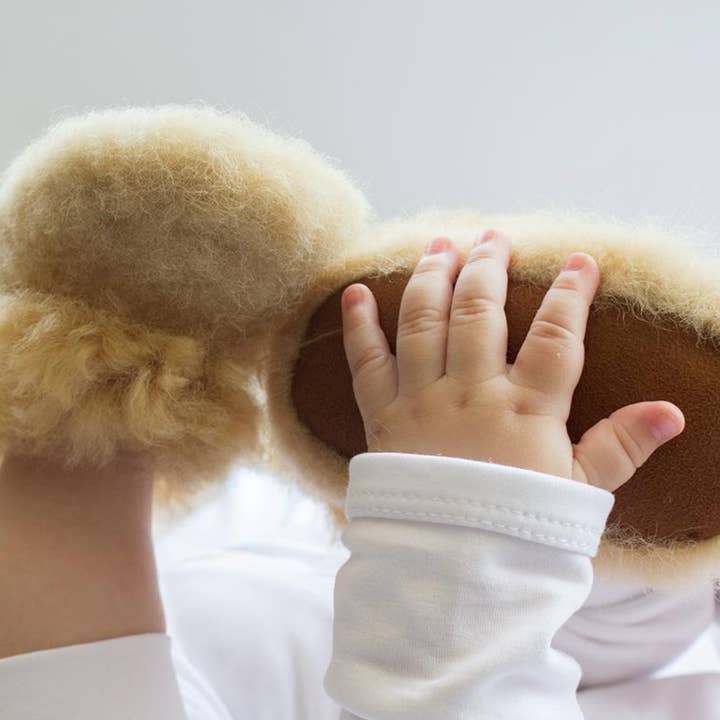 Tan Baby n Kids Babypantoffeln aus Alpaka- und Merinowolle, Hellbraun für den Großhandel auf Faire2
