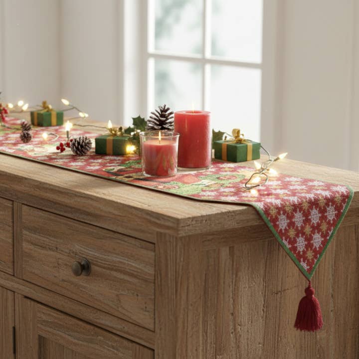 Tache Home Fashion - Wholesale Table Runner - Tache Christmas Tapestry Santa Claus Table Runners 151915