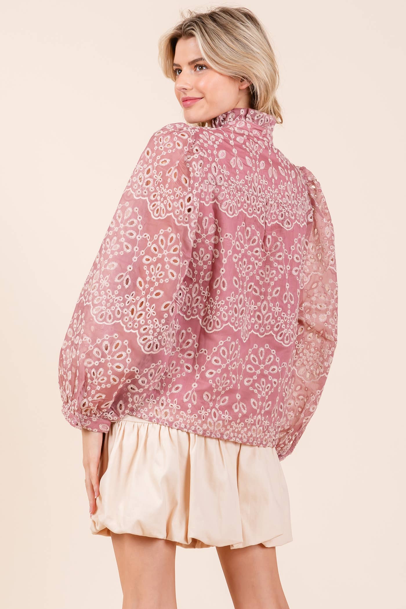 GeeGee x Lovelo - Venta al por mayor Camisa con botones - Mujer - Blusa de manga larga con ojales florales Plus, OT50860PL3