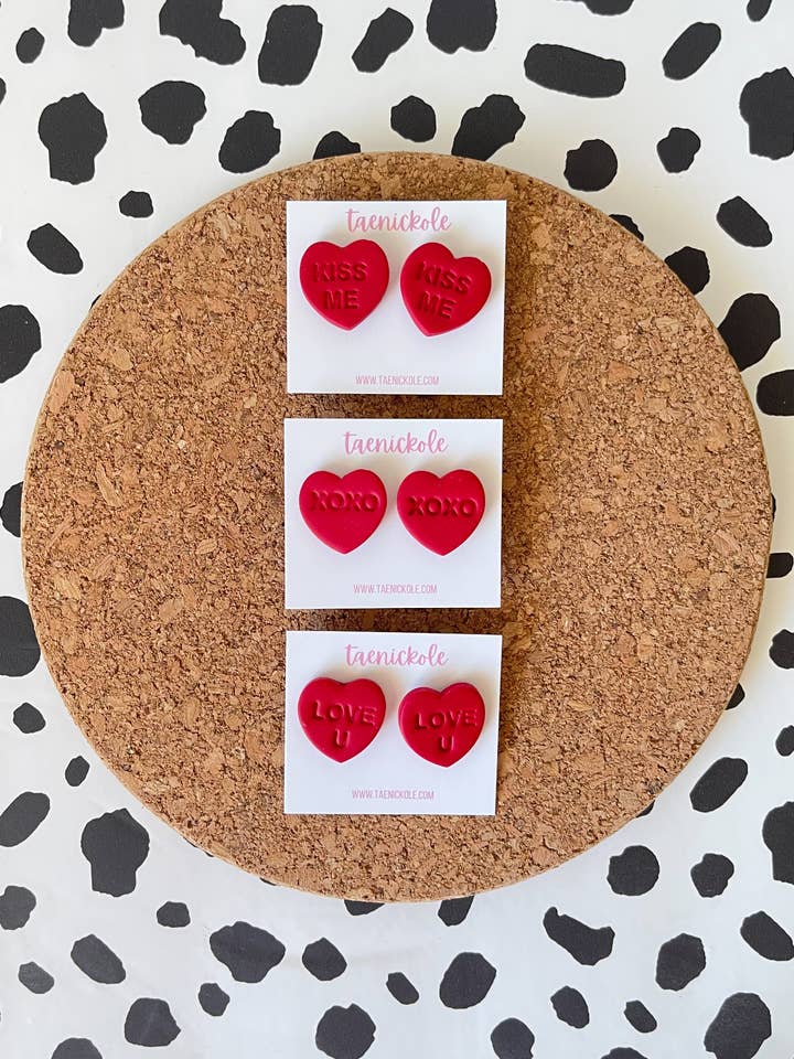 Rote Gesprächsherz-Ohrstecker | Valentinstag | Ton für den Großhandel von taenickole