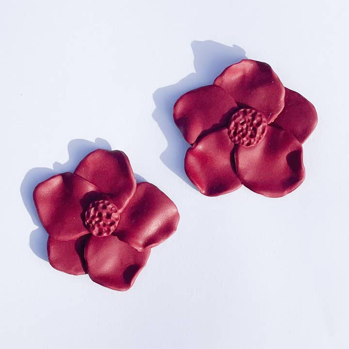 tachas de flores extra grandes de sangue de boi por atacado de The Color Theory