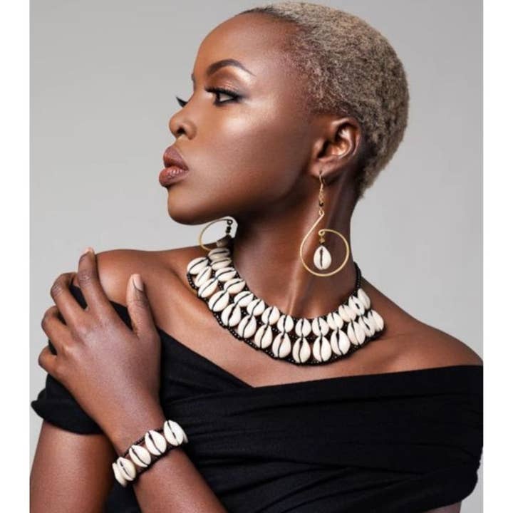 KENDI AMANI - Wholesale Pendant/Charm Necklace - Mombasa Cowrie Shell necklace set
