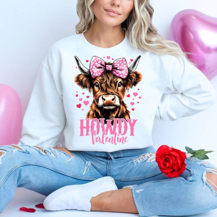 Felpa Grafica Girocollo Howdy Valentine Cow per la vendita all'ingrosso da parte di Nu Kustomz LLC -