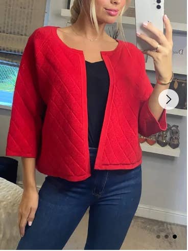 Cardigan con maniche a tre quarti (ROSSO) per la vendita all'ingrosso da parte di CY FASHION. LONDON