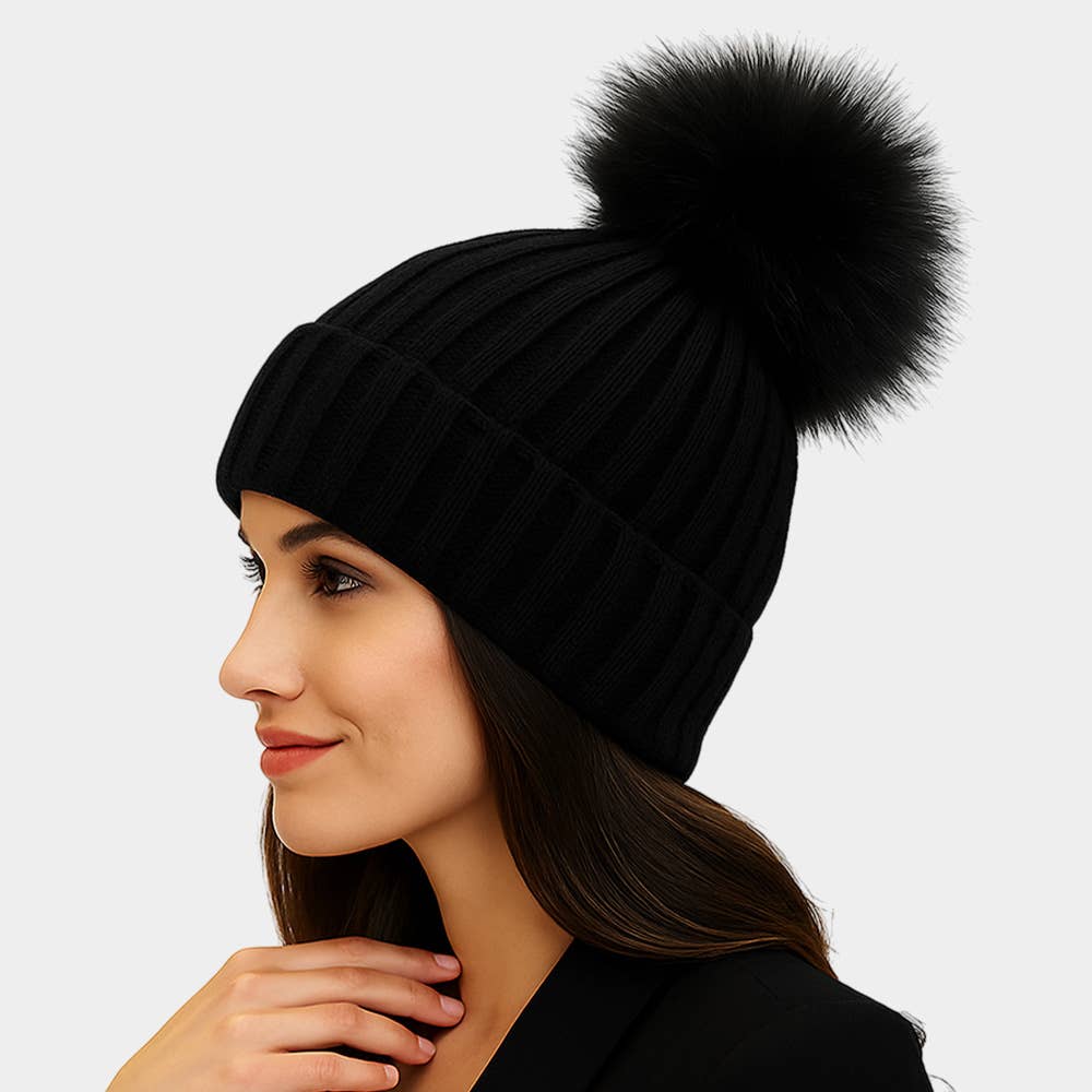 Sensibling Corp. – Großhandel Beanie – Damen – Gestrickte Mütze mit Fuchspelz-Bommel für den Winter0