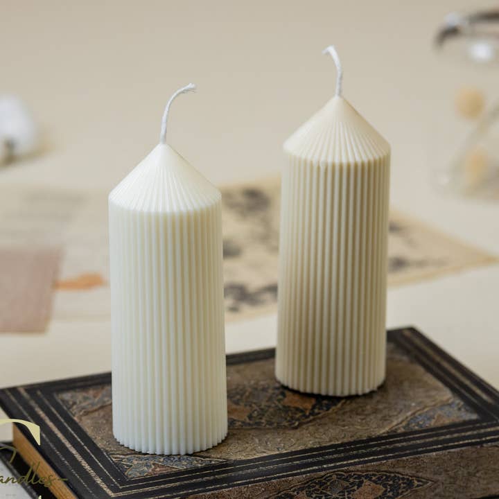 Bougies au soja naturel, bougie pilier minimaliste, cadeaux, mariage, fête prénatale, décoration d'intérieur. pour la vente par Soanna Candle Co.