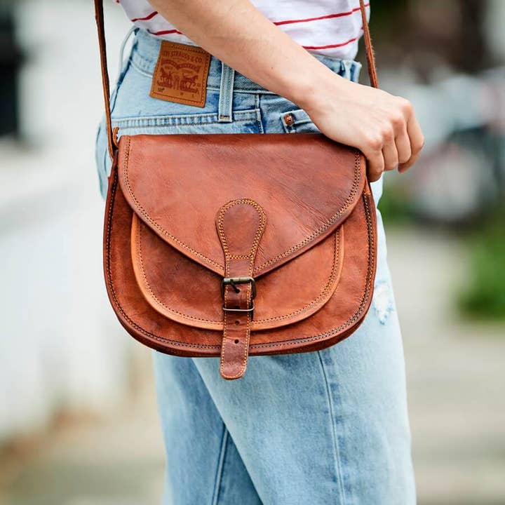 Vida Vida - Wholesale Crossbody Bag - Women's - Vintage Leather Saddle Bag - Medium
