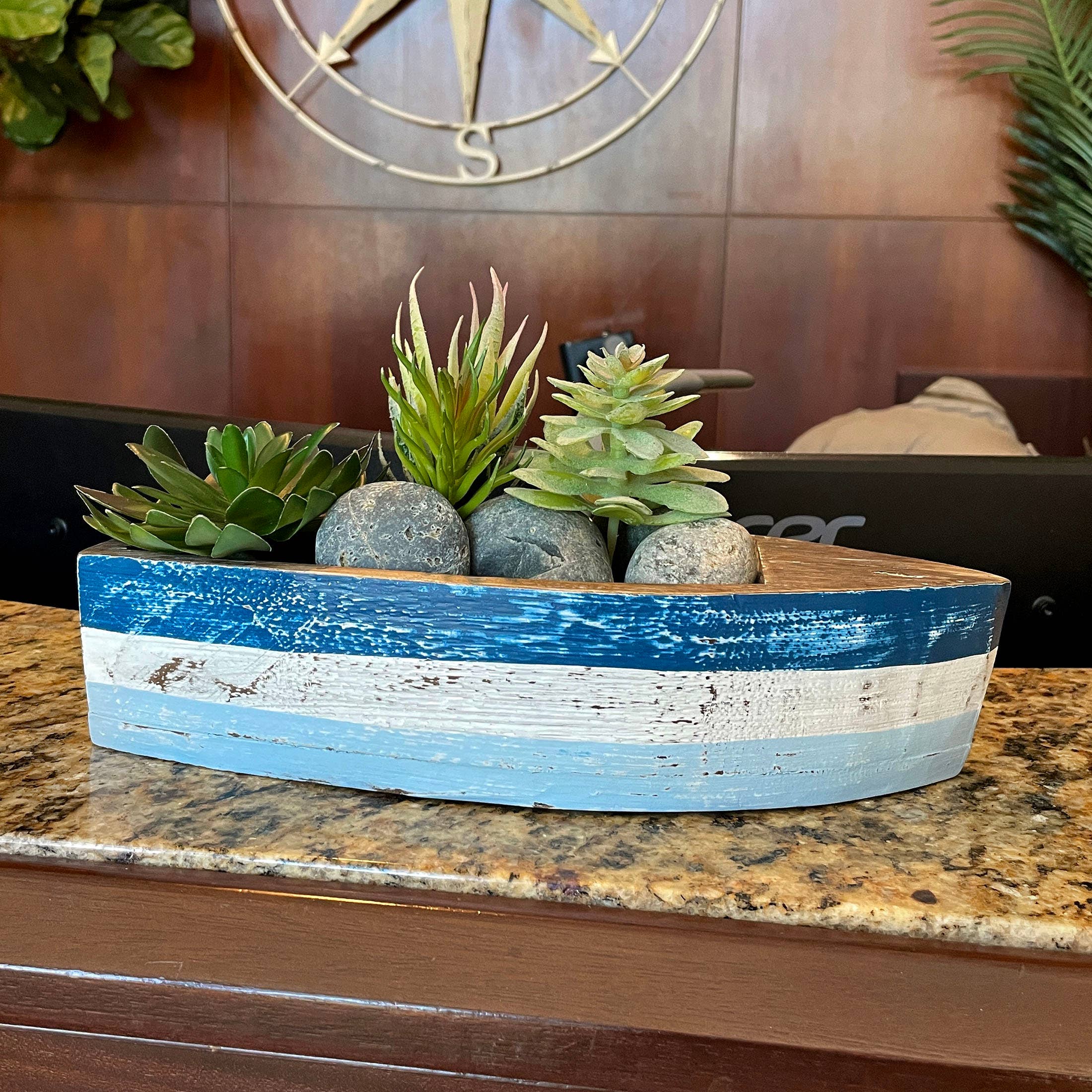 Zeckos - Vente Décorations de table - Centre de table décoratif bateau en bois rustique bleu et blanc 12"2