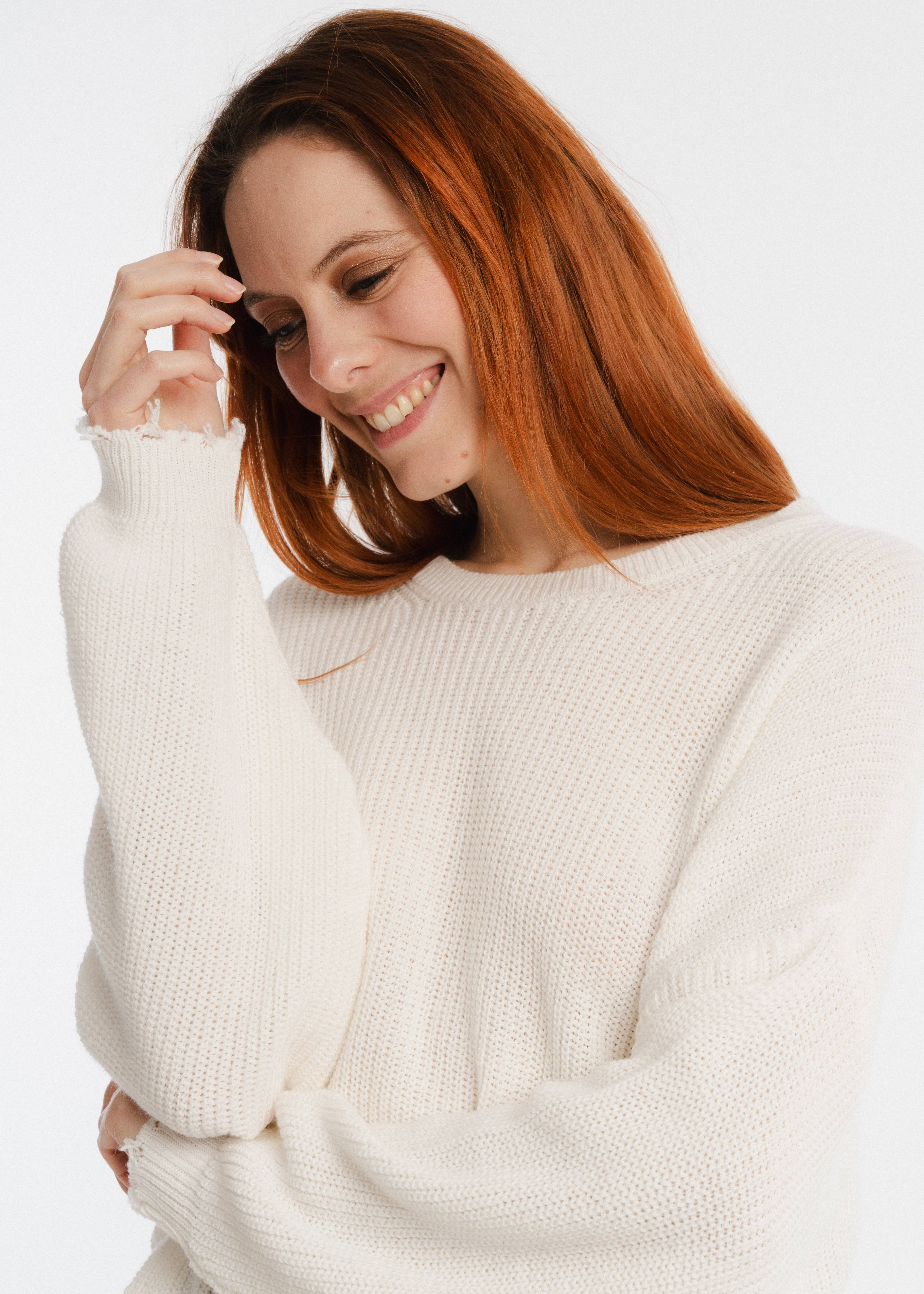 JULIA PARIS – wholesale Pullovertröja - Dam – Långärmad bomullströja med små fransar1