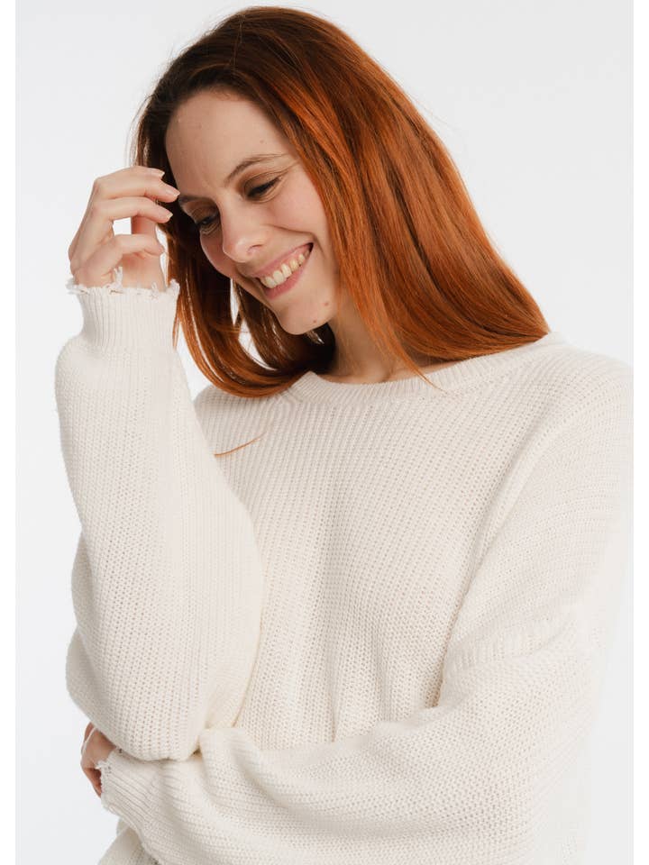 JULIA PARIS – wholesale Pullovertröja - Dam – Långärmad bomullströja med små fransar1