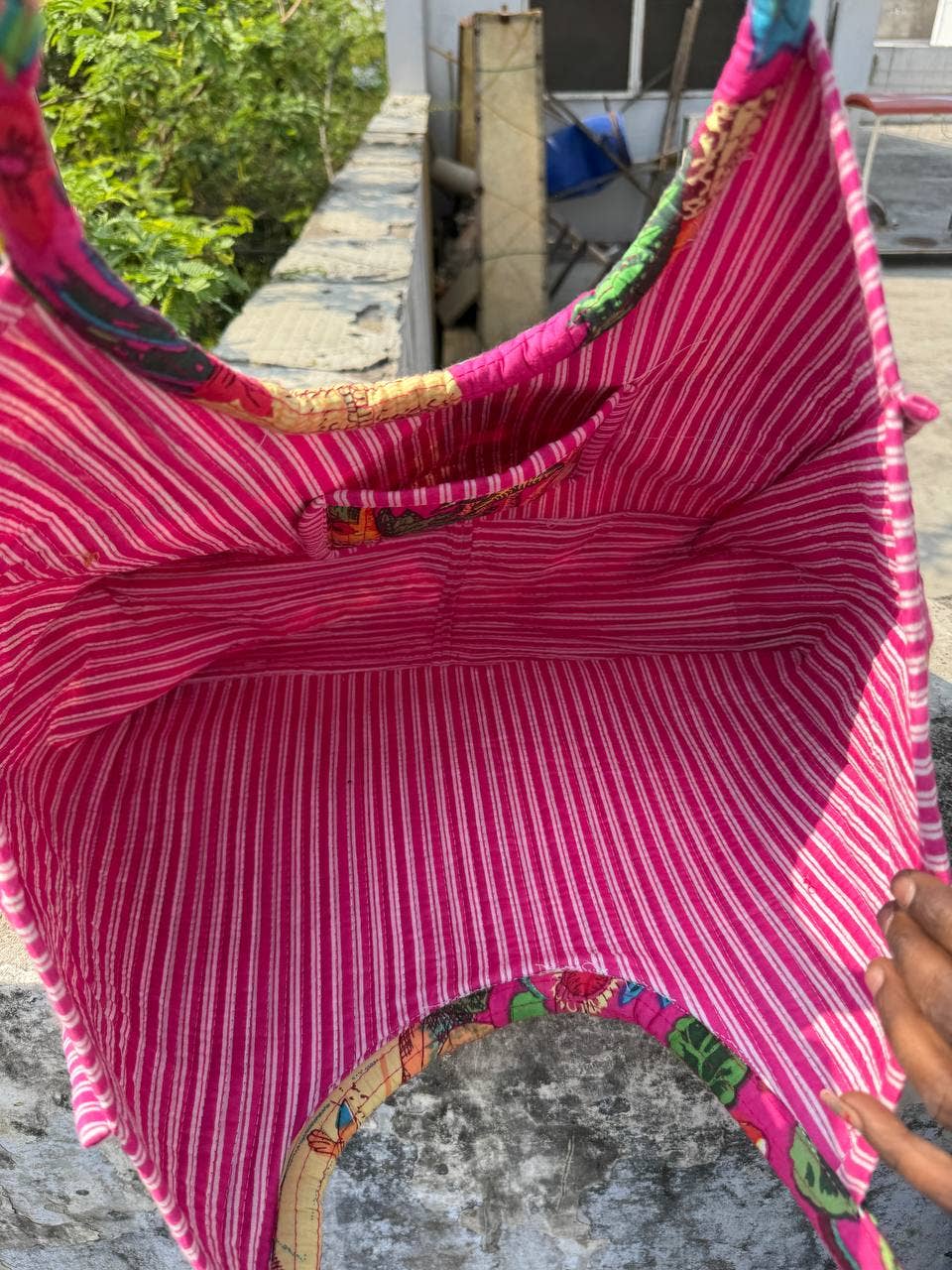 GYPSY STUDIO - Vente Sac porté épaule – femme - Grand sac de voyage matelassé en coton imprimé Frida Kahlo2