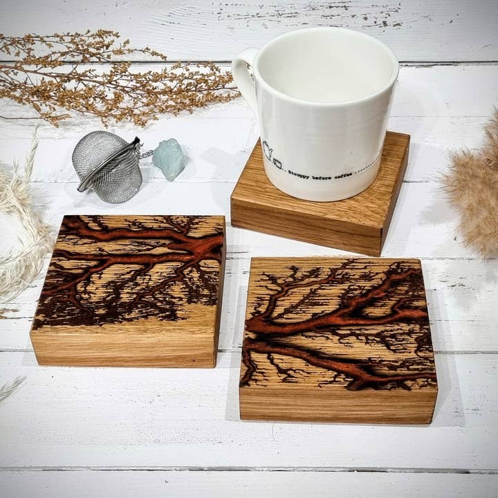 Wildflower Designs - Vendita all'ingrosso Sottobicchiere - Sottobicchieri in resina epossidica in quercia con figura Lichtenberg fatti a mano6